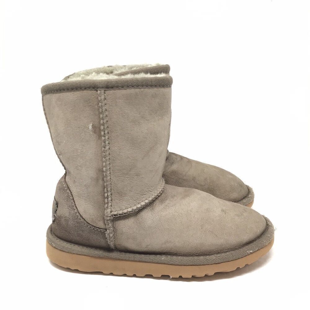 UGG Australia Girls Classic Short 5251Y Taupe Suede Boots Size 13